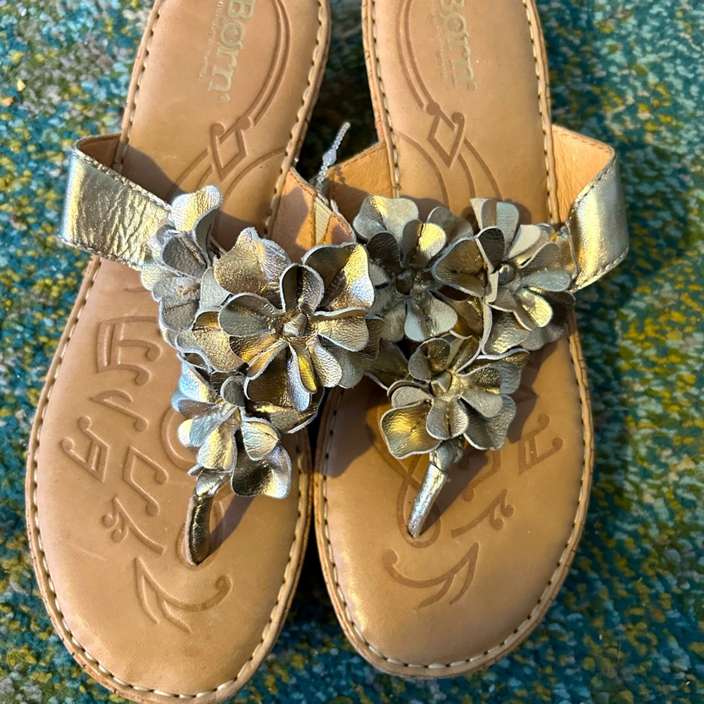 Born sandals.  Size 8